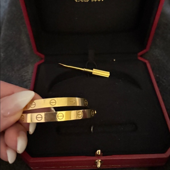 Cartier Yellow Gold Love Bracelet offers through offer button - Picture 2 of 4